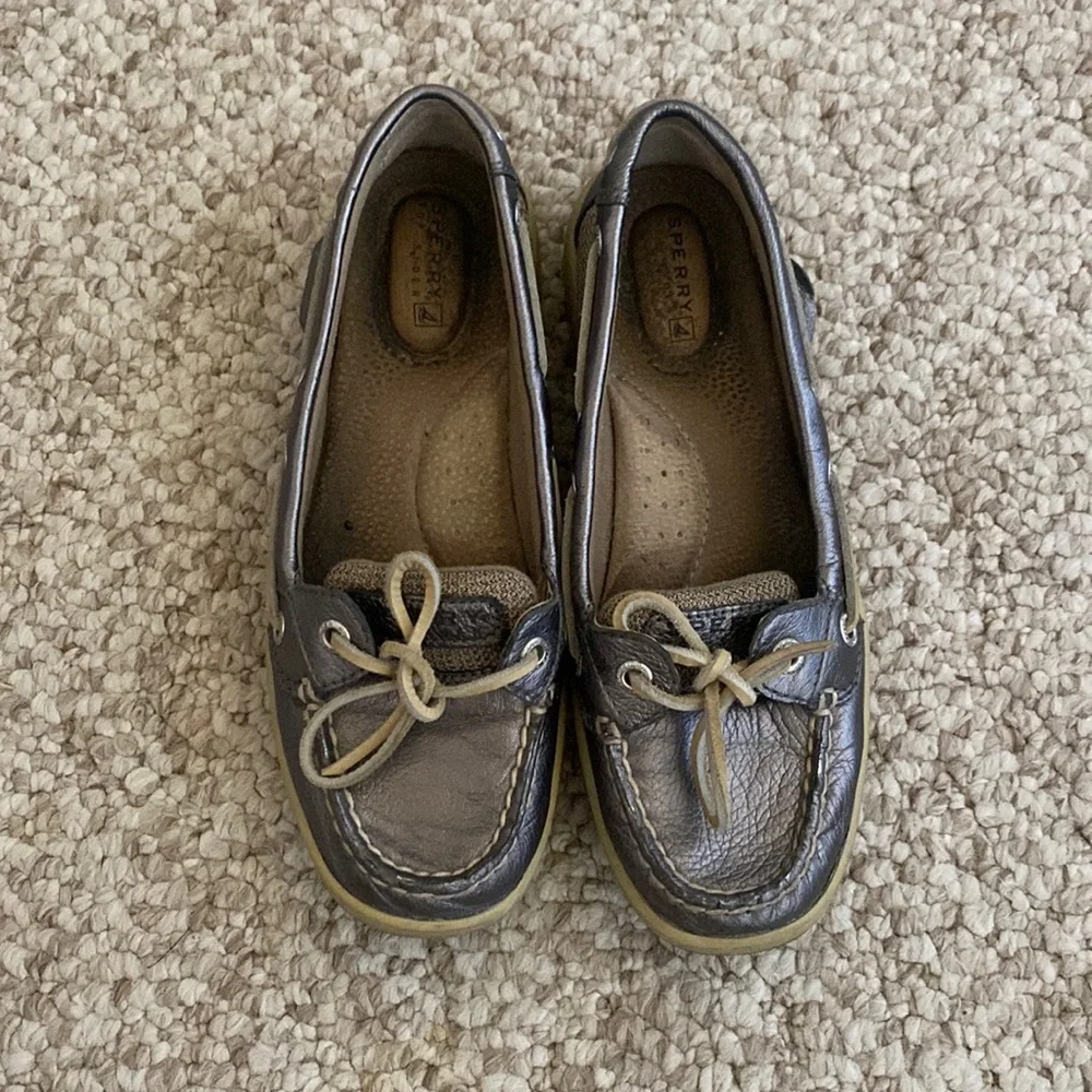 Sperry Slides - Picture 1 of 5